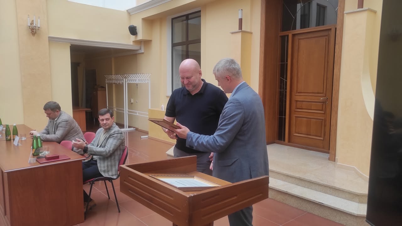 Віцеспікер Верховної Ради відвідав Волинську обласну лікарню та нагородив медиків 4 504901552 24062466183390667 7329342757166290052 n