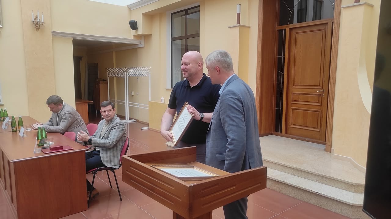 Віцеспікер Верховної Ради відвідав Волинську обласну лікарню та нагородив медиків 5 505333366 24062466443390641 2540774941329441594 n